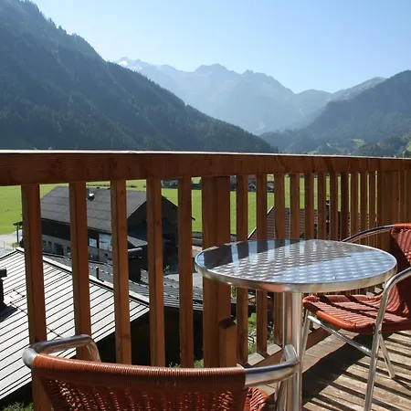 Nyaraló Mansion In Near Lift